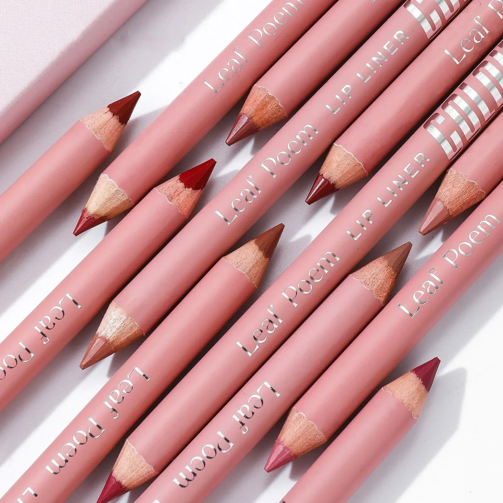 Naakt bruin lipliner potlood l - Beauty Linasi Makeup recensie en prijs