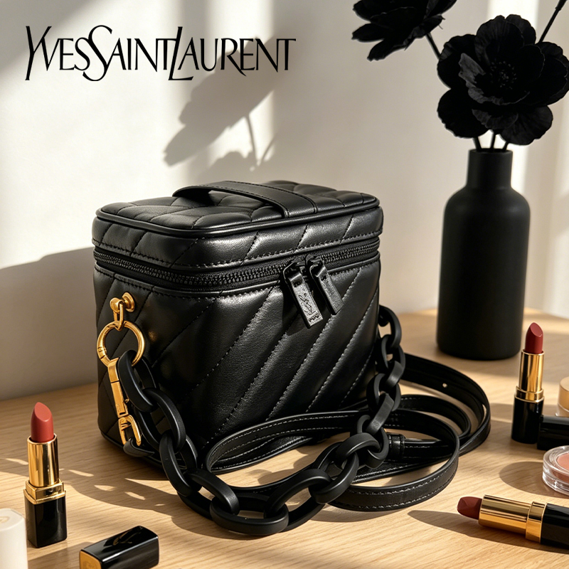 Yves Saint Laurent's tas Zwart - Beauty Bag Makeup recensie en prijs
