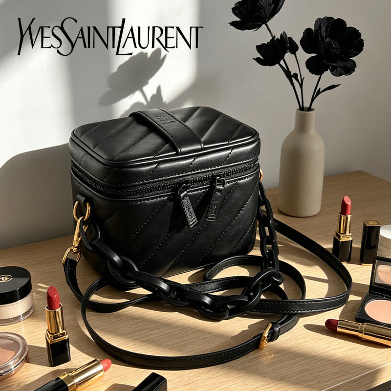 Yves Saint Laurent's tas Zwart - Beauty Bag Makeup recensie en prijs
