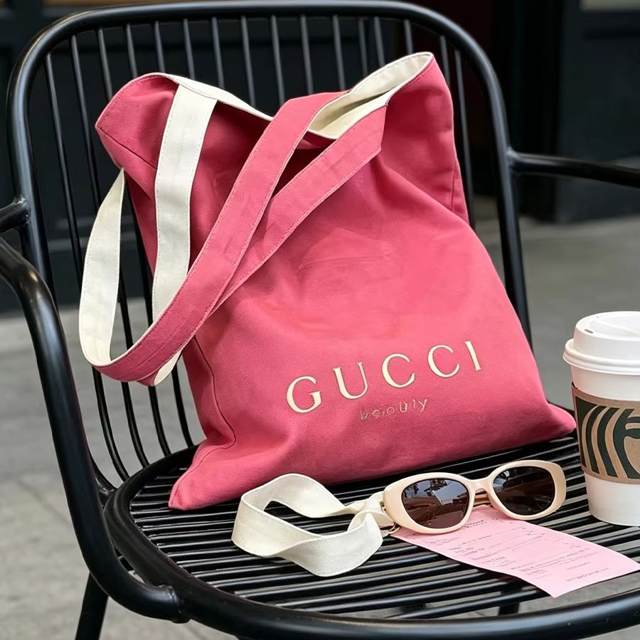 GUCCIs tas Dames Canvas Tote B - Cosmetic Sponge recensie en prijs